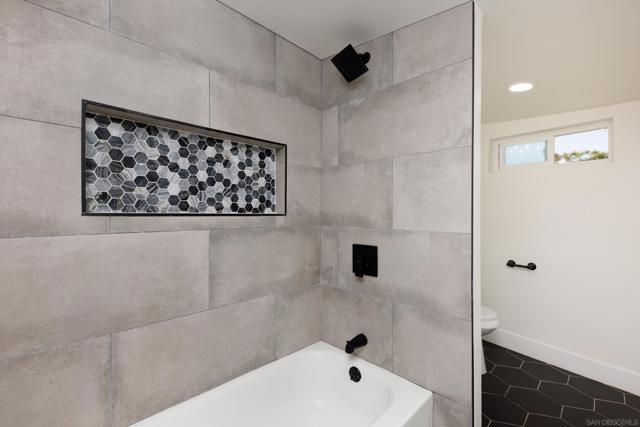 MLS #250033032SD image #19