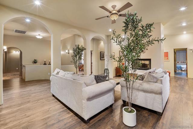 MLS #250033229SD image #31
