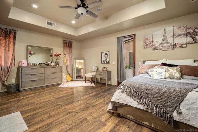 MLS #250033229SD image #40