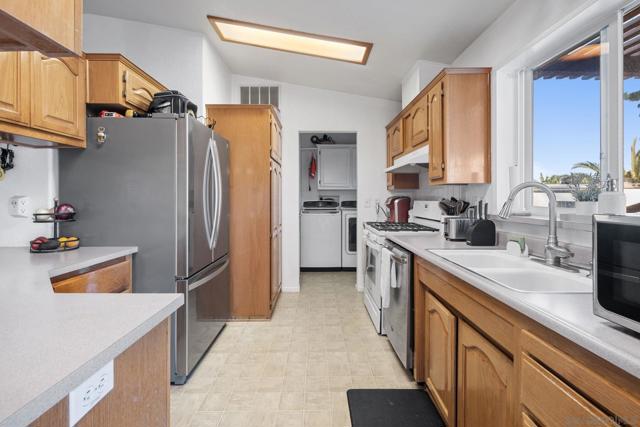 MLS #250033229SD image #68