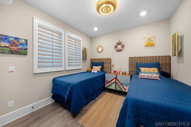 MLS #250033430SD image #12