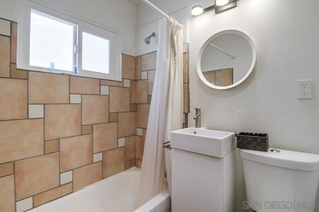 MLS #250034228SD image #21