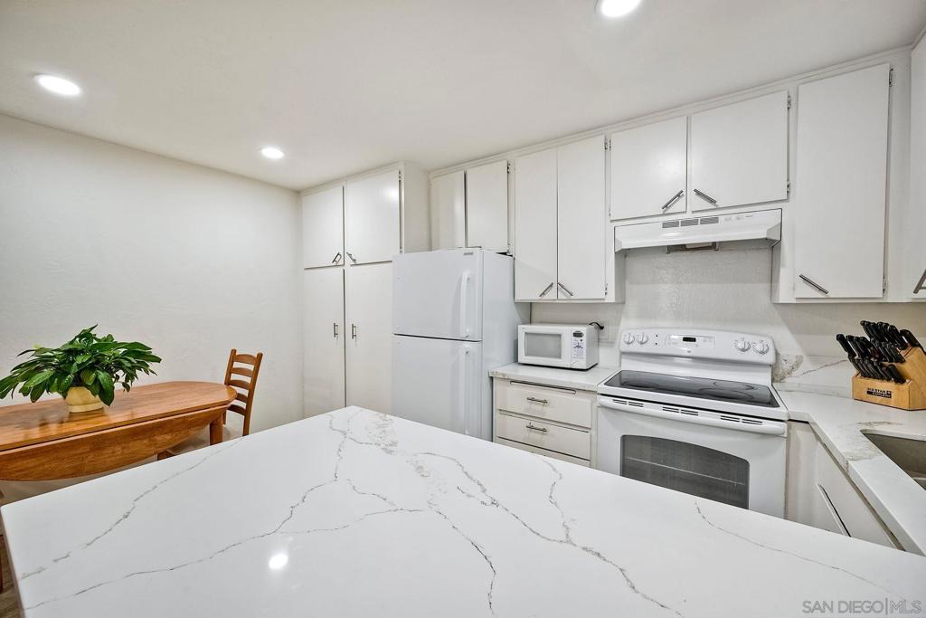 MLS #250034296SD image #6