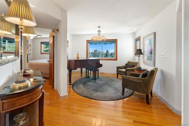 MLS #250034319SD image #14