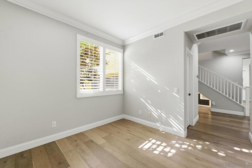 MLS #250034378SD image #10