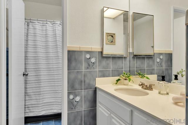 MLS #250034564SD image #16