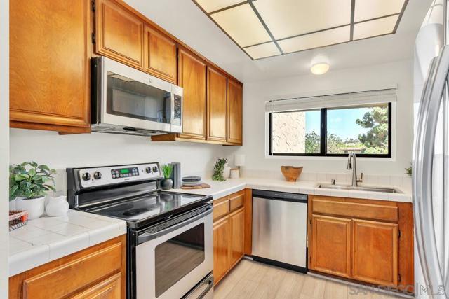 MLS #250034564SD image #9