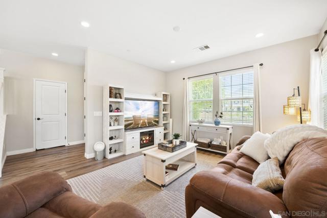 MLS #250035193SD image #6