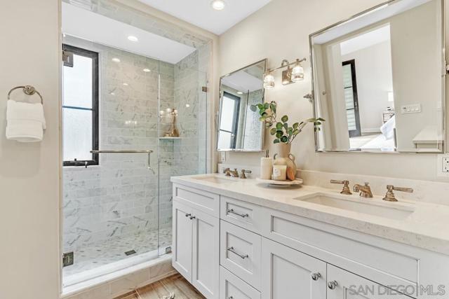MLS #250035211SD image #17