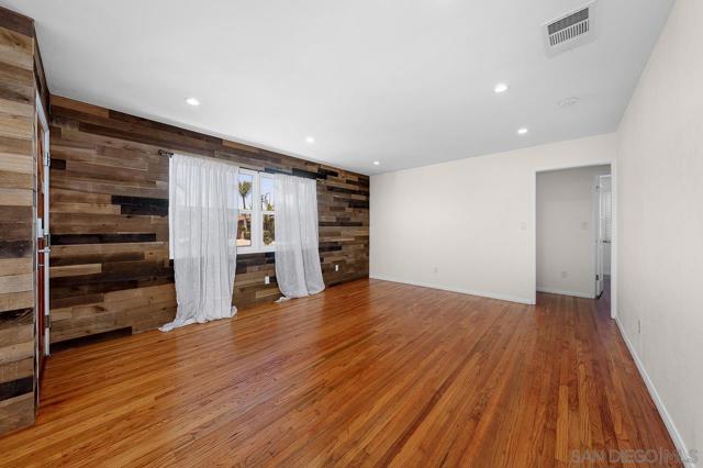 MLS #250035286SD image #4