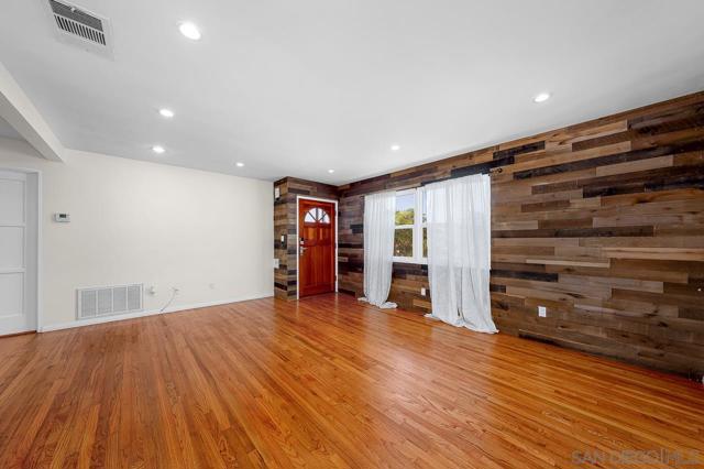 MLS #250035286SD image #5