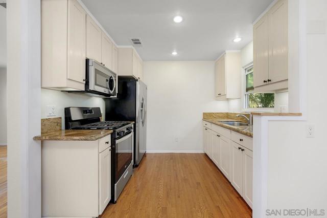 MLS #250035286SD image #8