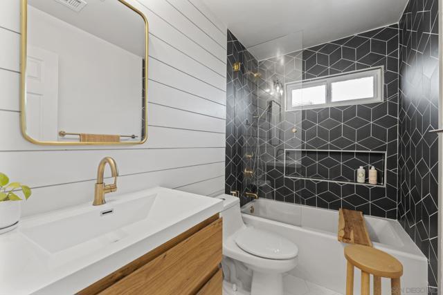 MLS #250035486SD image #12