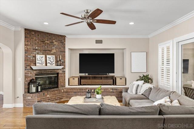 MLS #250035730SD image #11