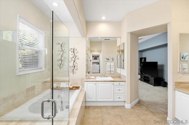 MLS #250035730SD image #35