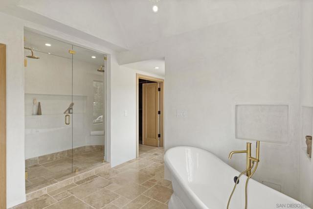 MLS #250035986SD image #16