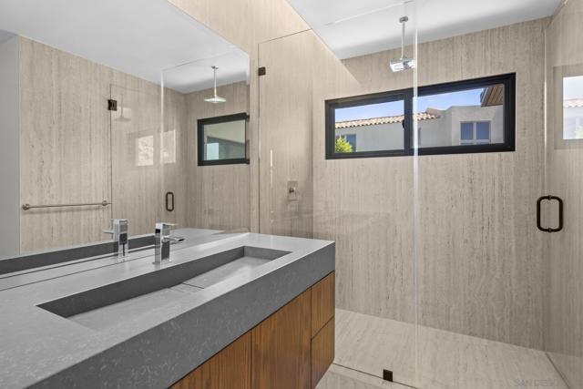 MLS #250035993SD image #27