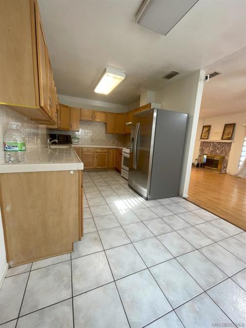 MLS #250036447SD image #4