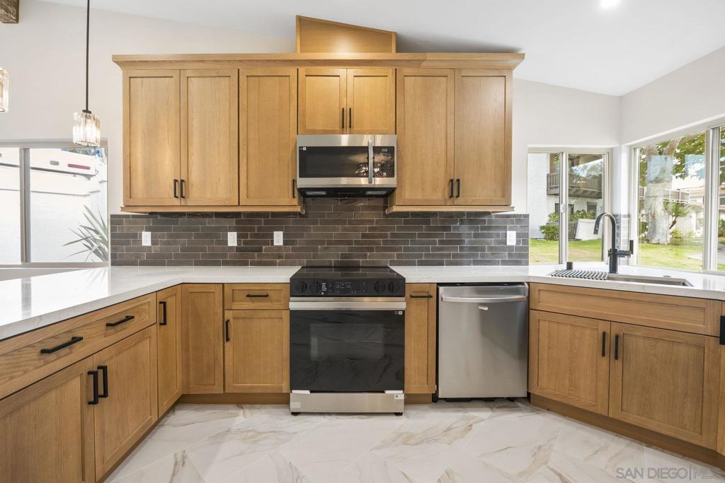 MLS #250036537SD image #5