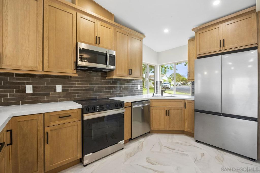 MLS #250036537SD image #6