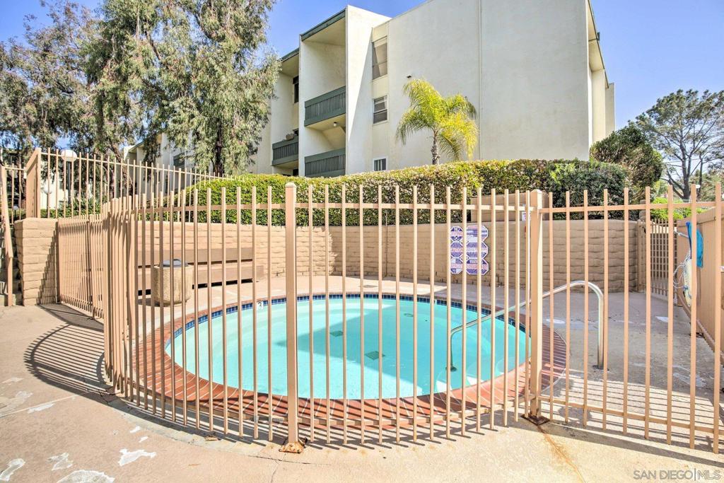 MLS #250036648SD image #27