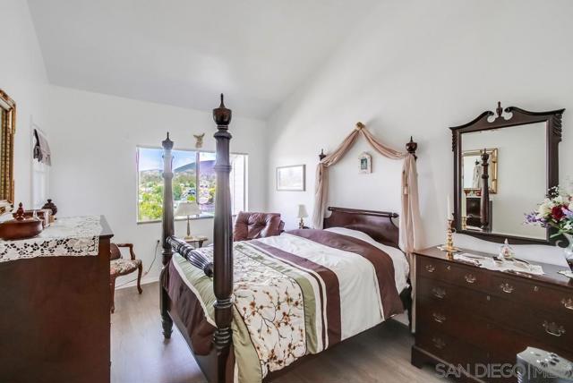 MLS #250037106SD image #18
