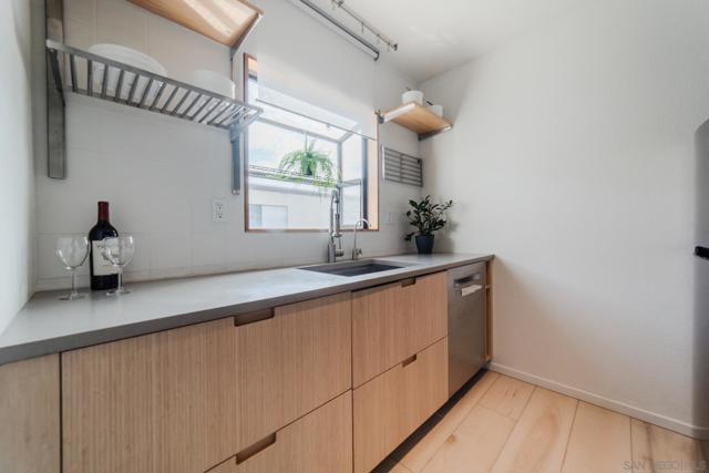 MLS #250037365SD image #10