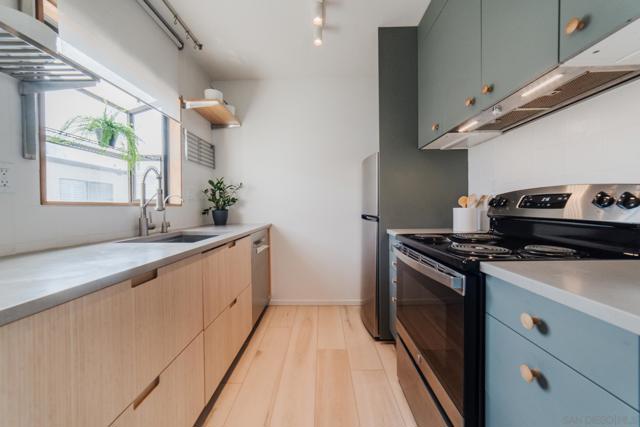 MLS #250037365SD image #9