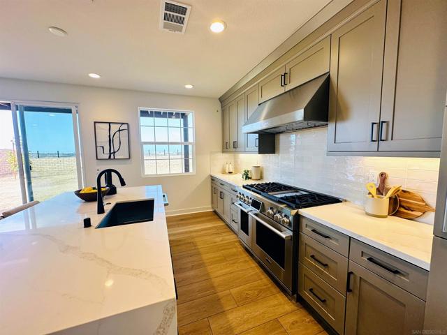 MLS #250037698SD image #8