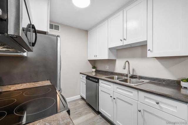 MLS #250037923SD image #16