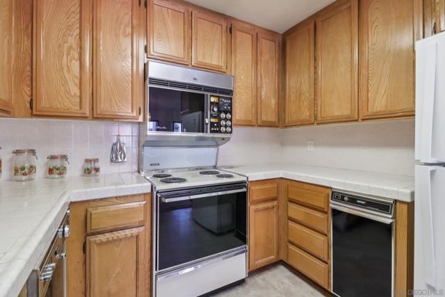 MLS #250037983SD image #12