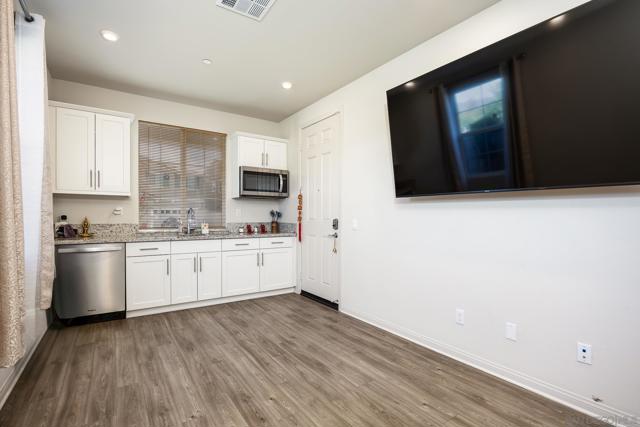 MLS #250038224SD image #13