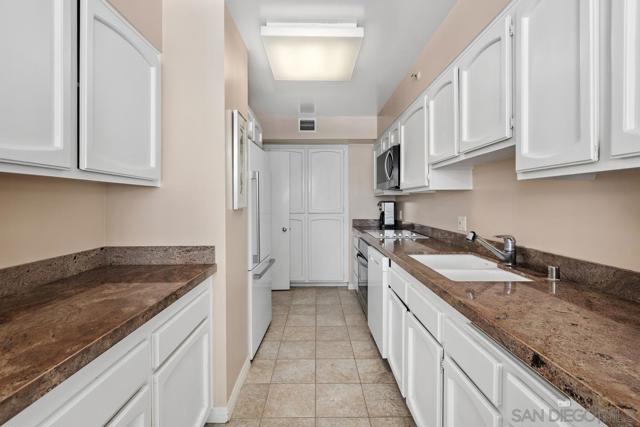 MLS #250038392SD image #12