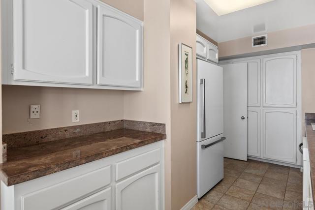 MLS #250038392SD image #13