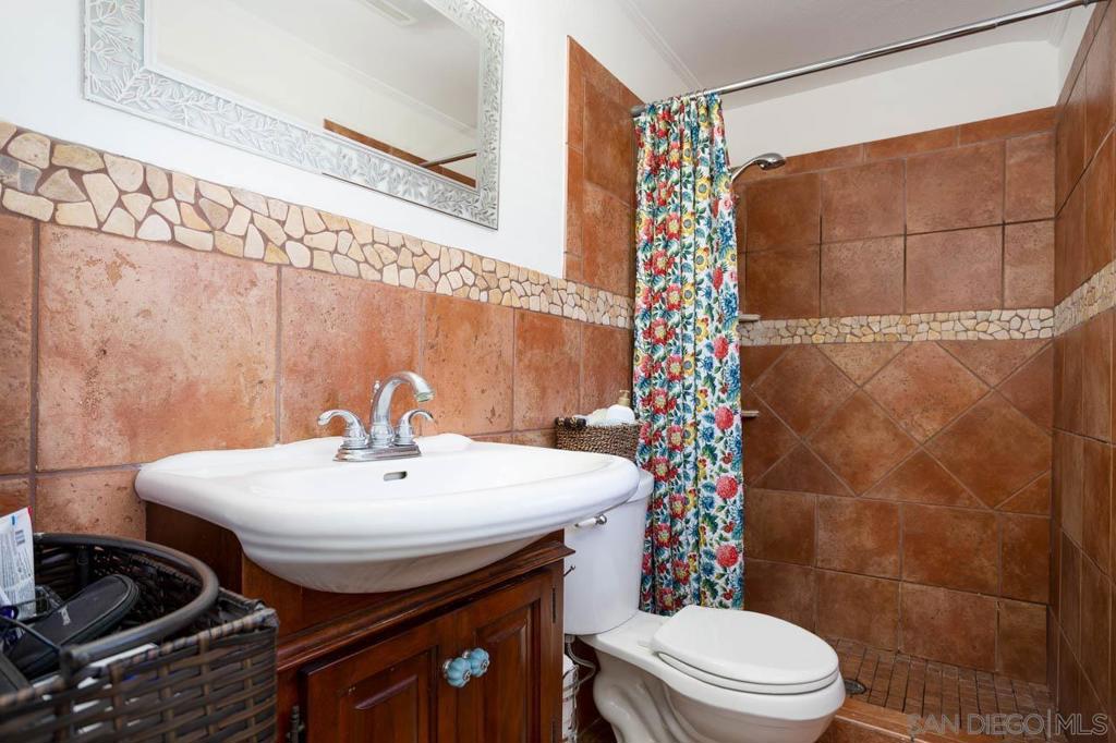 MLS #250038670SD image #17