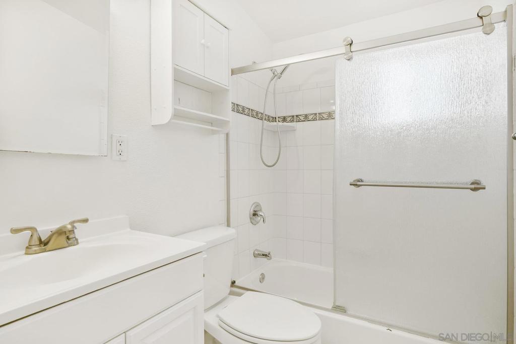 MLS #250038749SD image #16