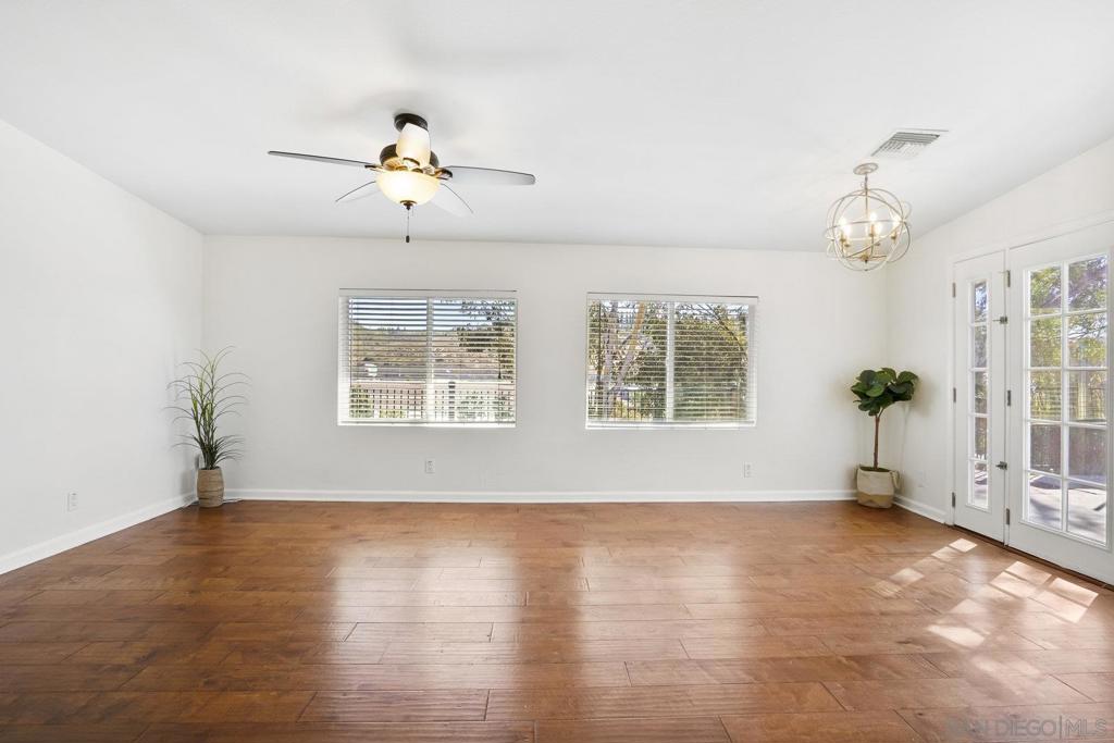 MLS #250038749SD image #4