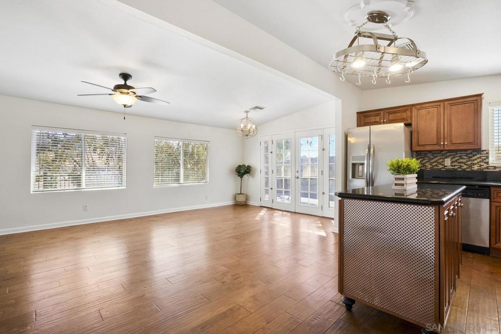 MLS #250038749SD image #5