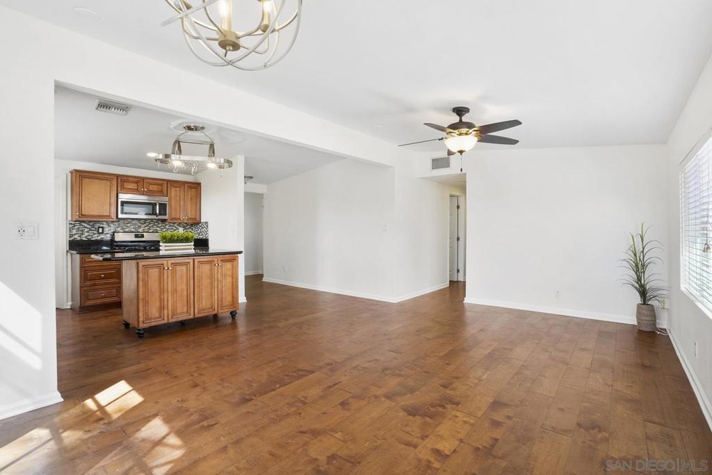 MLS #250038749SD image #7