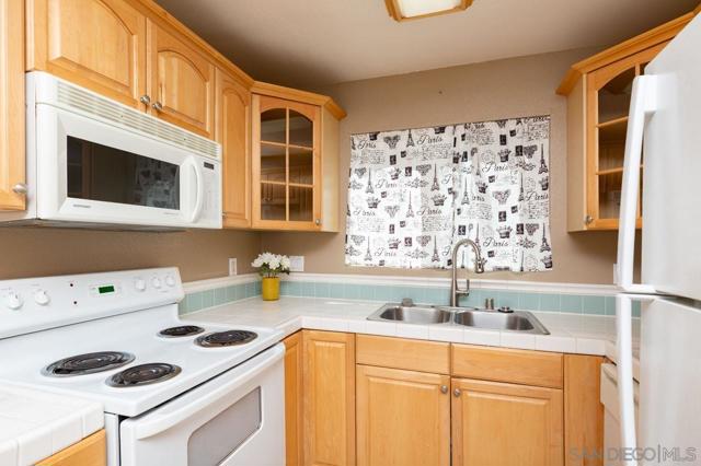 MLS #250038905SD image #9