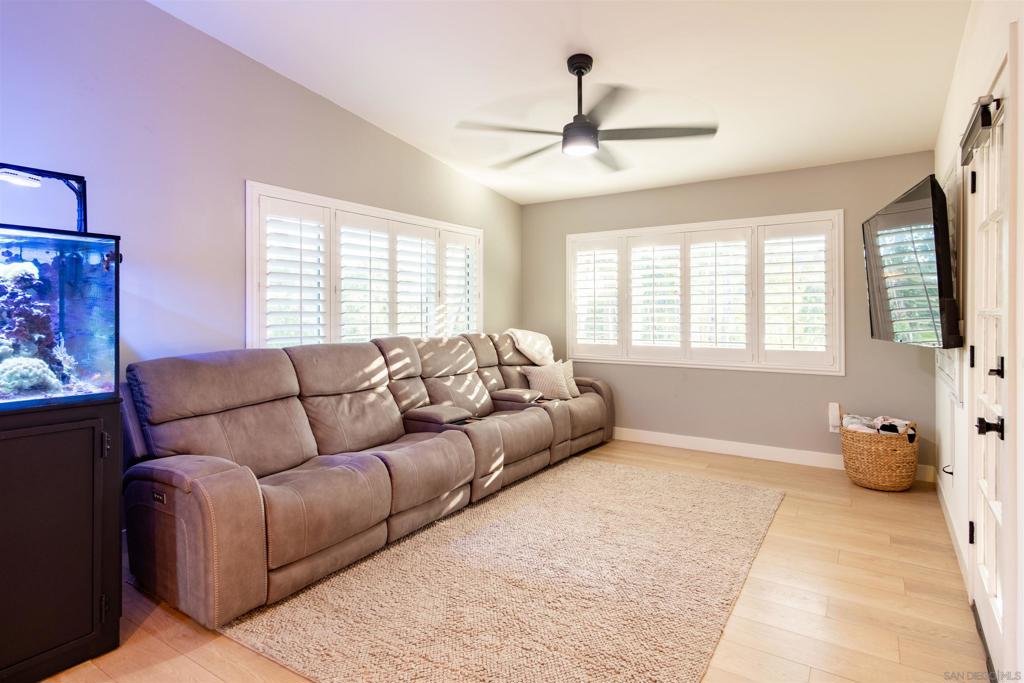 MLS #250038919SD image #18