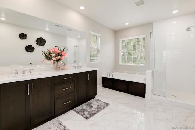 MLS #250038957SD image #16