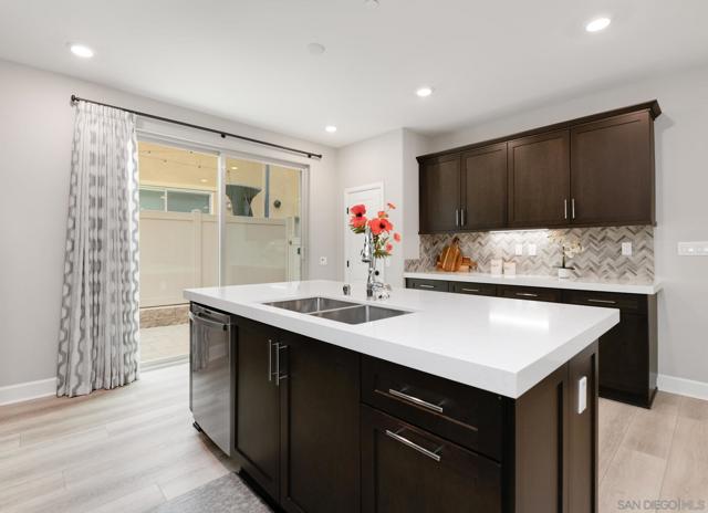 MLS #250038957SD image #7