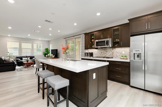 MLS #250038957SD image #8