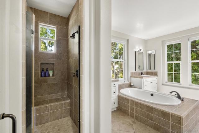 MLS #250039029SD image #30