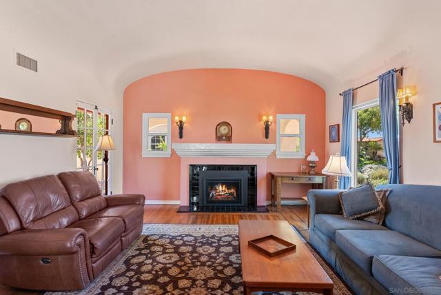 MLS #250039080SD img 5