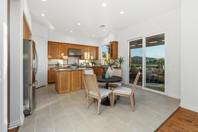 MLS #250039367SD image #10