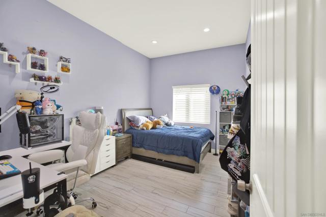 MLS #250039502SD image #15