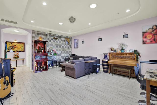 MLS #250039502SD image #4