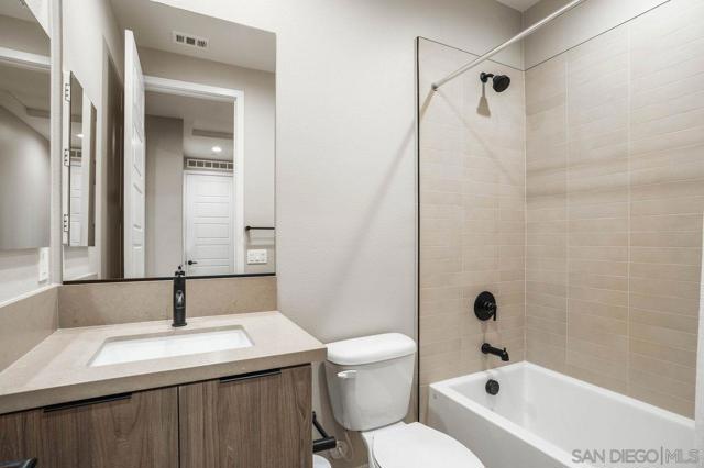 MLS #250039982SD image #18